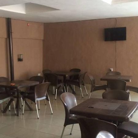 Wonder King Hotel Lagos Esterno foto