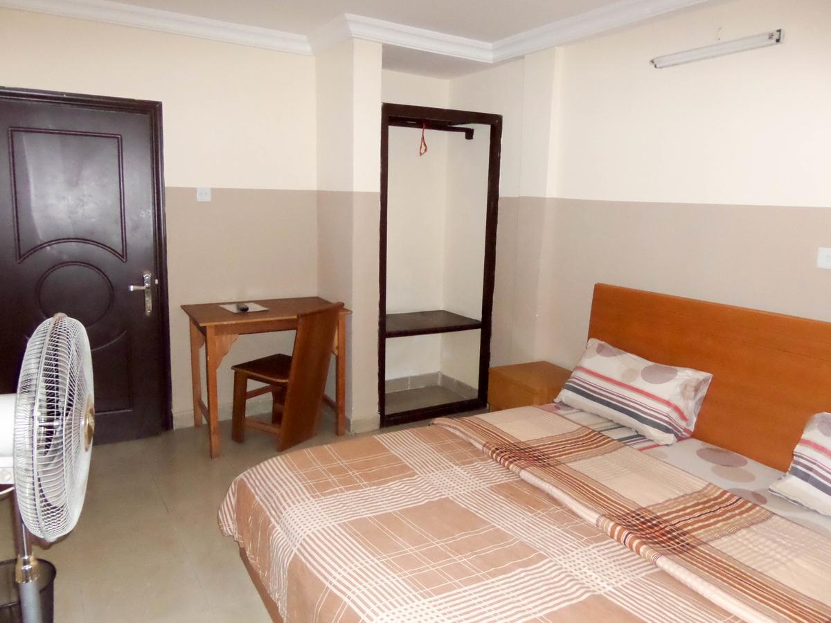 Wonder King Hotel Lagos Esterno foto
