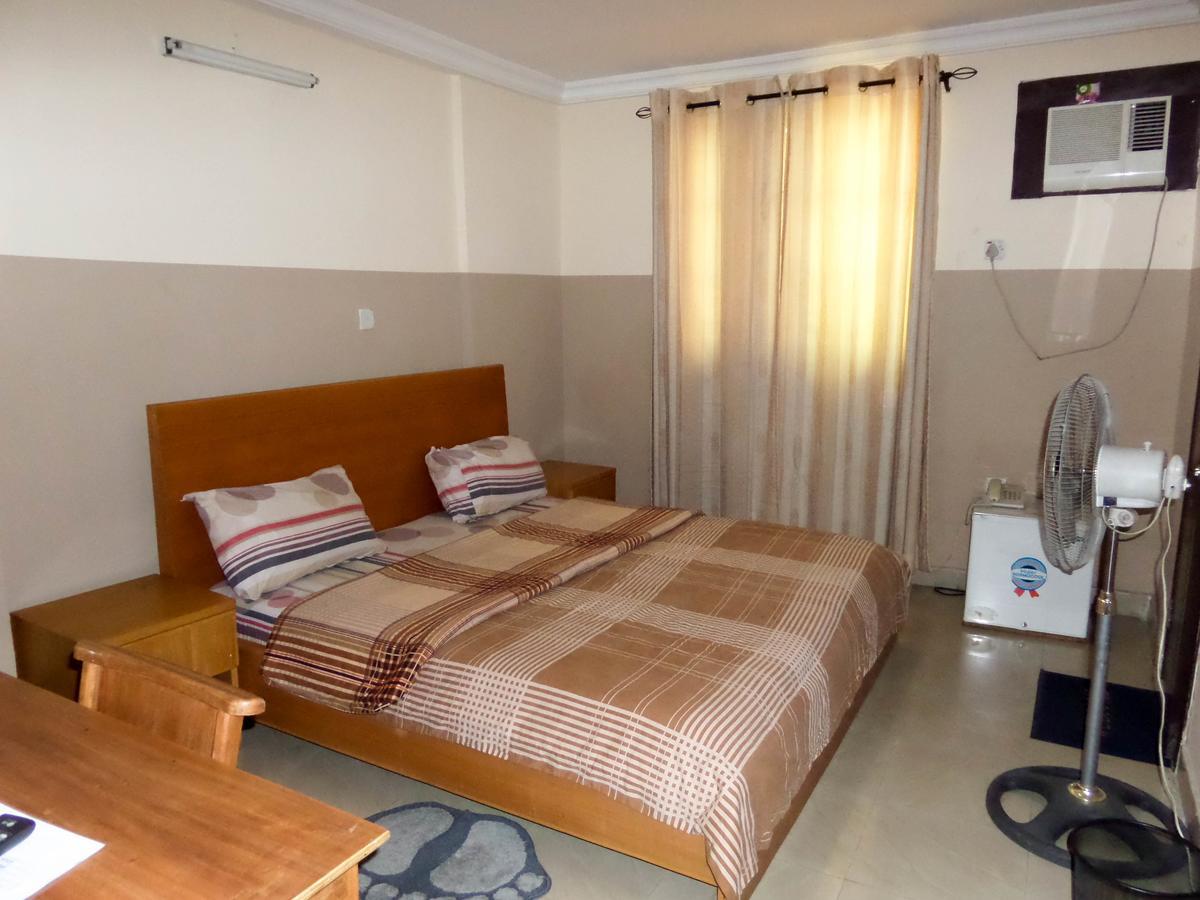 Wonder King Hotel Lagos Esterno foto