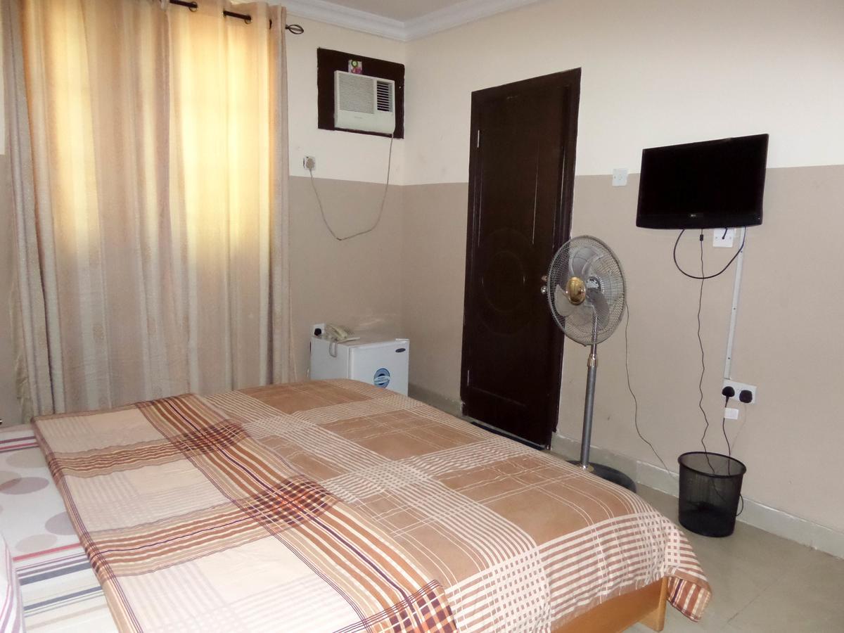 Wonder King Hotel Lagos Esterno foto
