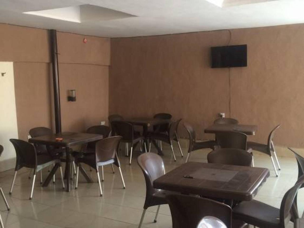 Wonder King Hotel Lagos Esterno foto