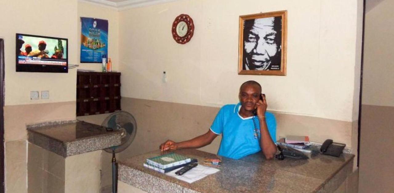 Wonder King Hotel Lagos Esterno foto